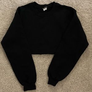 PRETTY LITTLE THING Black Cropped Crewneck Sweatshirt